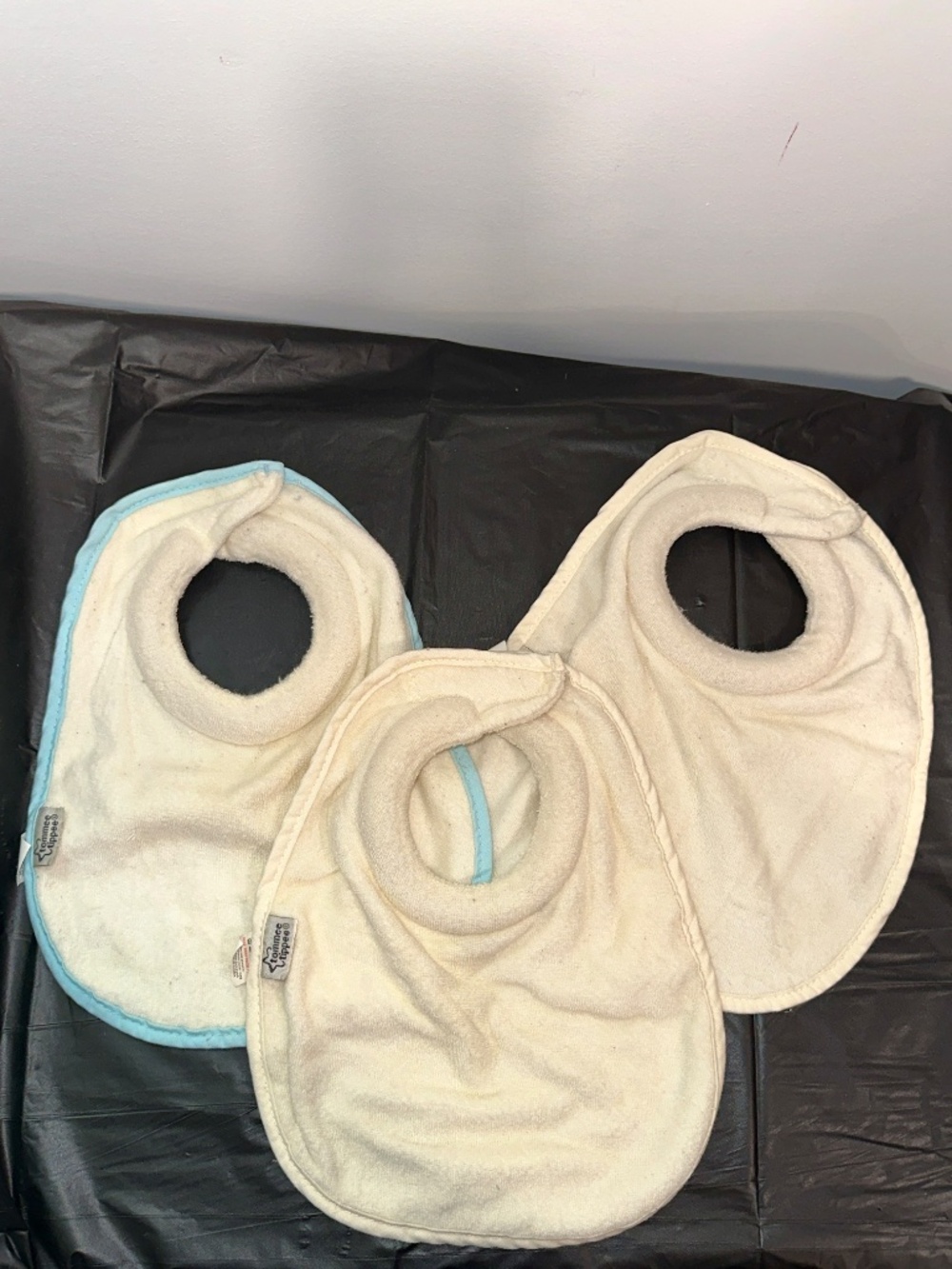 Tommee Tippee Closer to Nature Comfi-Neck Baby Milk Bib + Padded Collar Lot of 3